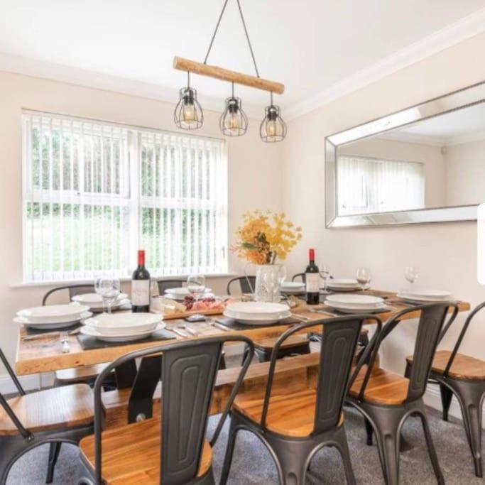 Beautiful Large Property, Sleeps 9 Walking Distance To The Sea , Beaches And Restaurants Fantastic Interior Lyme Regis Exterior photo