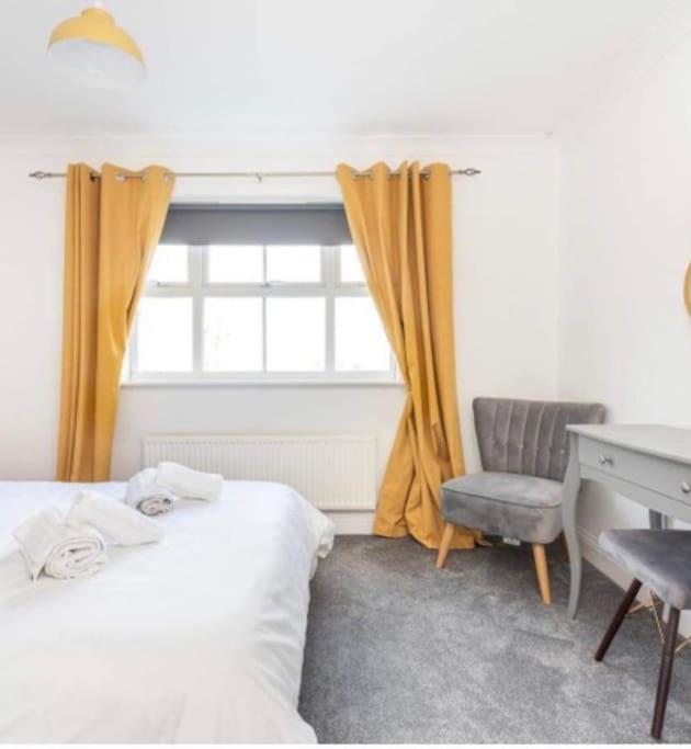 Beautiful Large Property, Sleeps 9 Walking Distance To The Sea , Beaches And Restaurants Fantastic Interior Lyme Regis Exterior photo